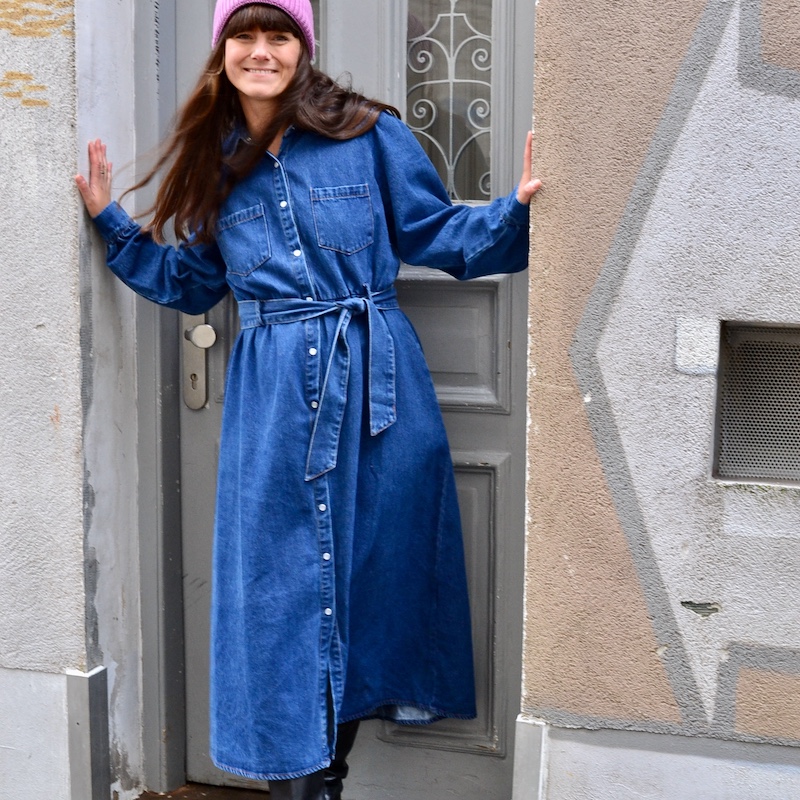Jeanskleid mit Knopfleiste und Gürtel